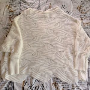 white knitted pullover sweater